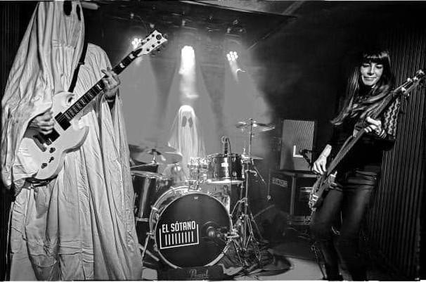 Twin Ghosts